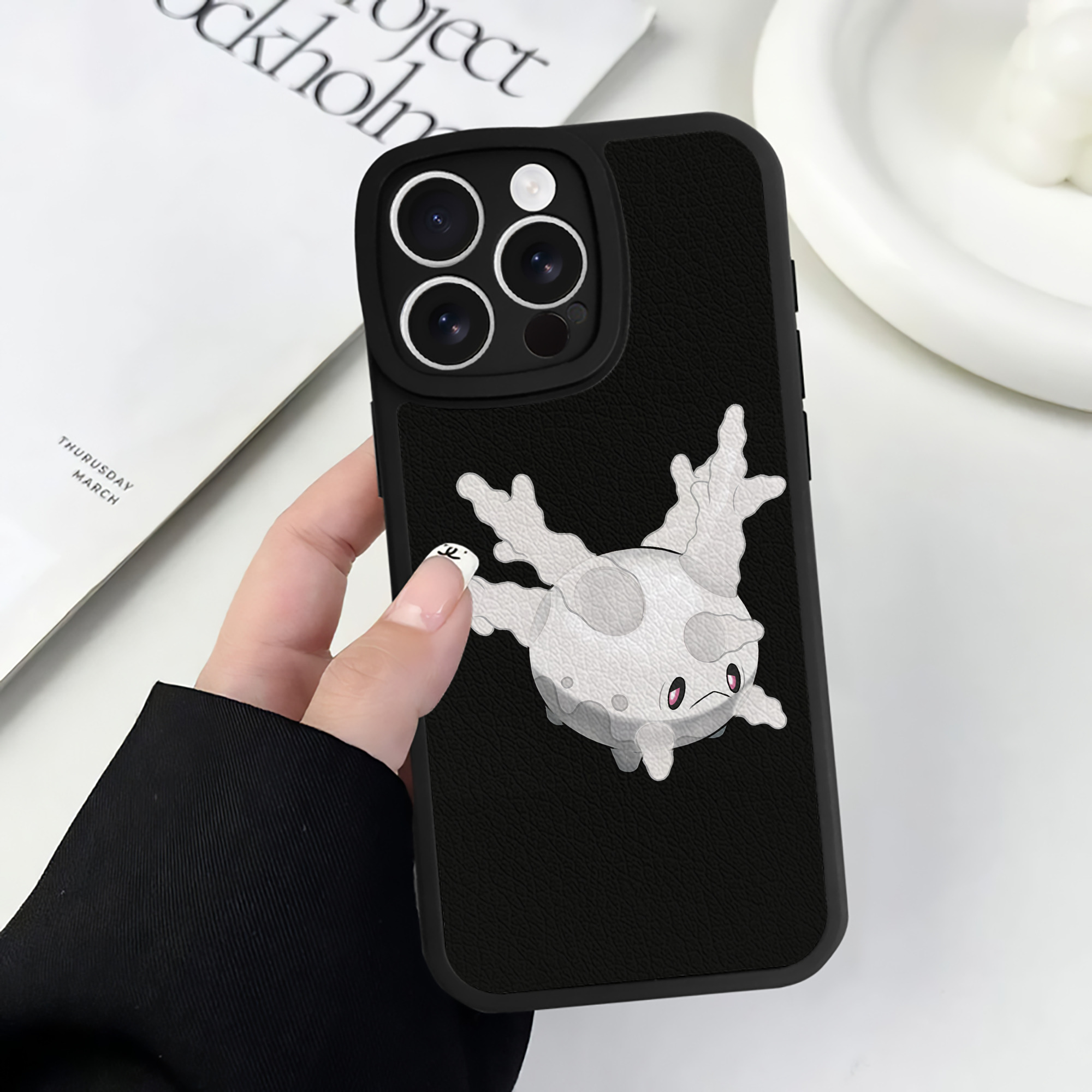 （画像用） ポケットモンスター Pokémon 【iPhone 16シリーズ対応】シリコンスマホケース（レザー調） 材質：シリコン